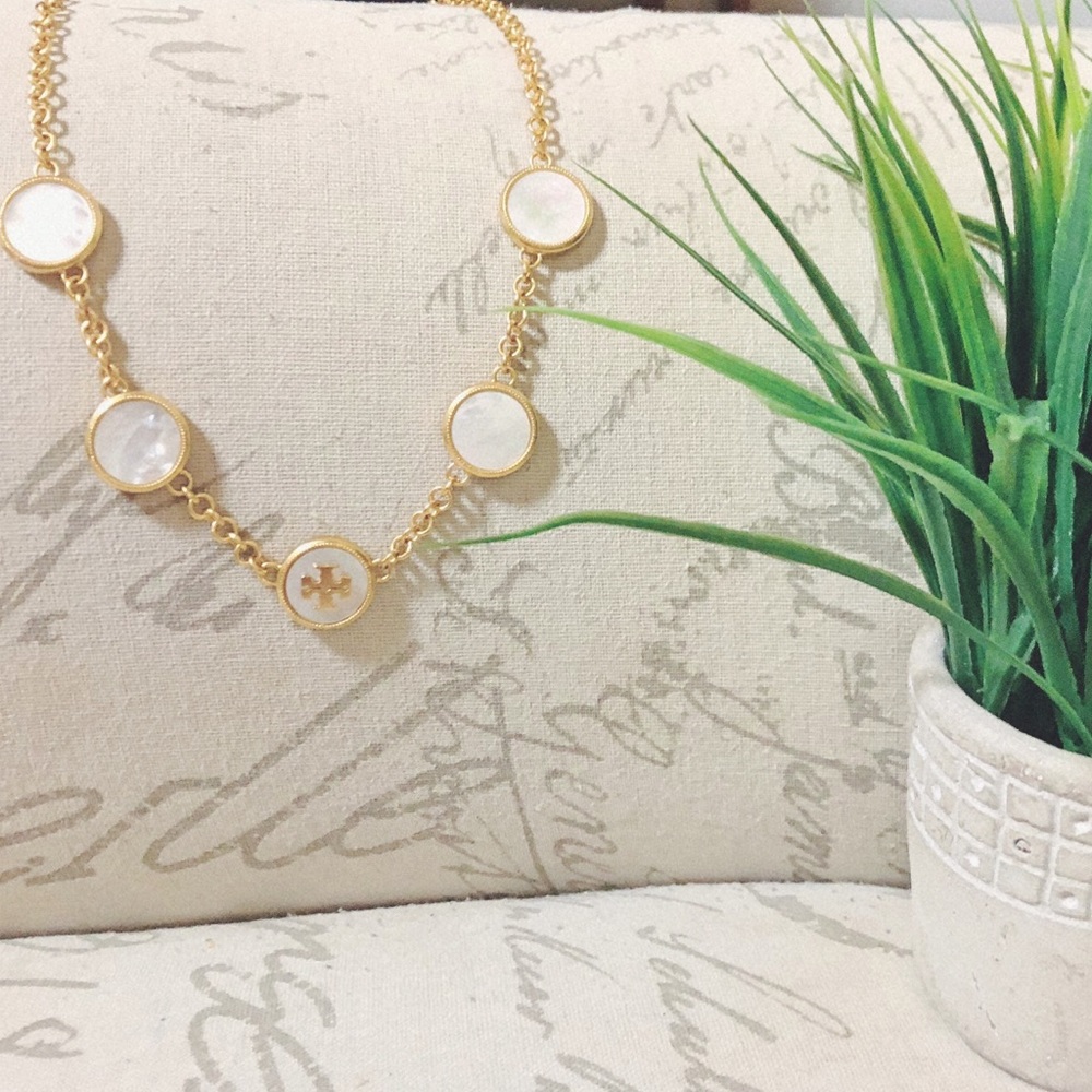 EUC Tory Burch Necklace